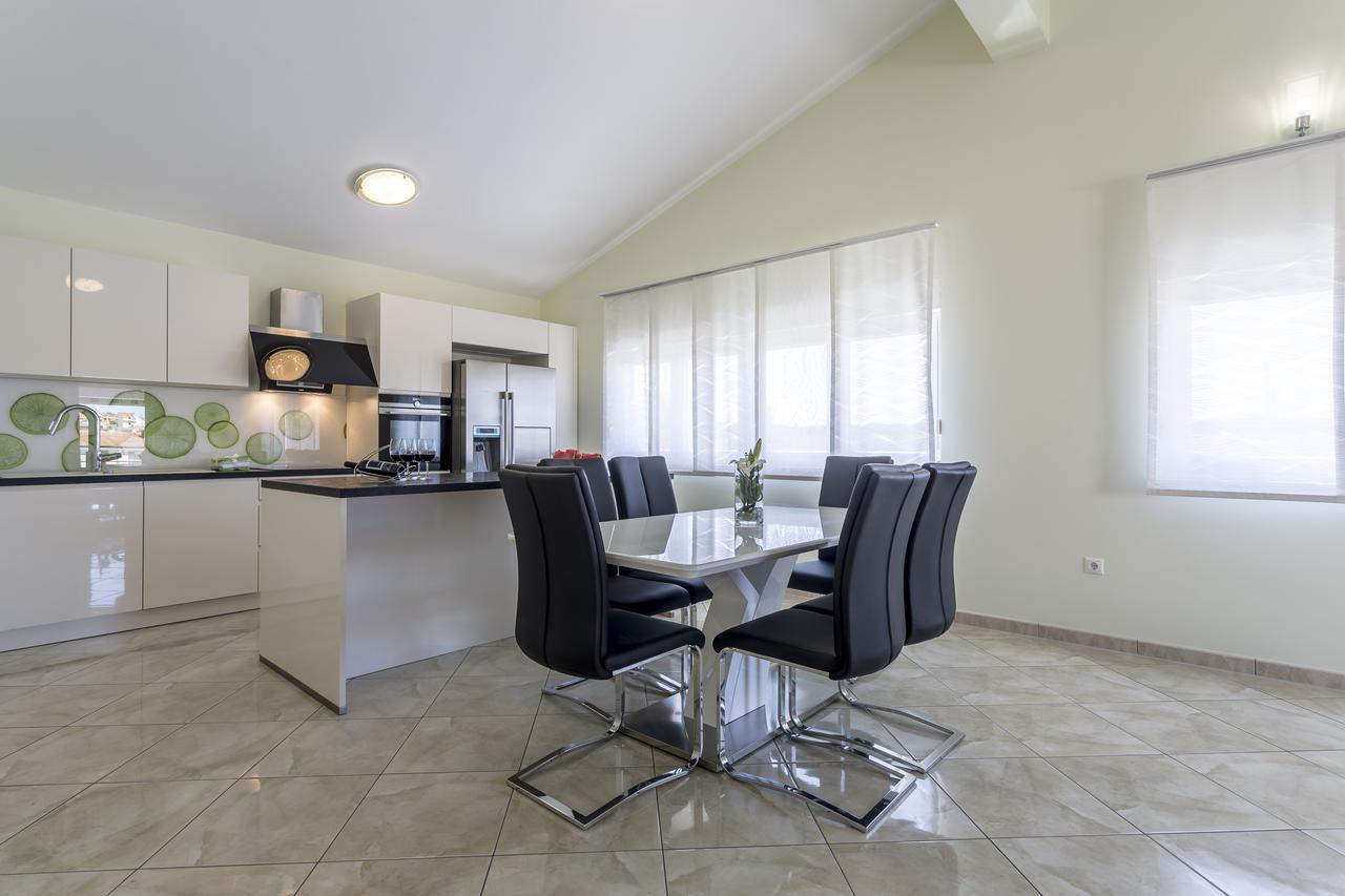 Apartmani Lukic สปลิท ภายนอก รูปภาพ