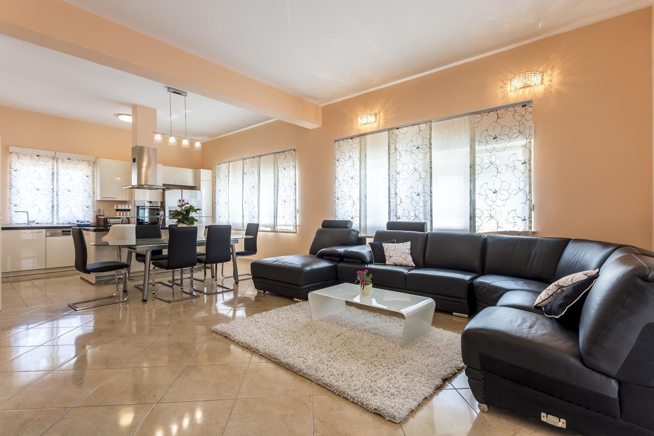Apartmani Lukic สปลิท ภายนอก รูปภาพ